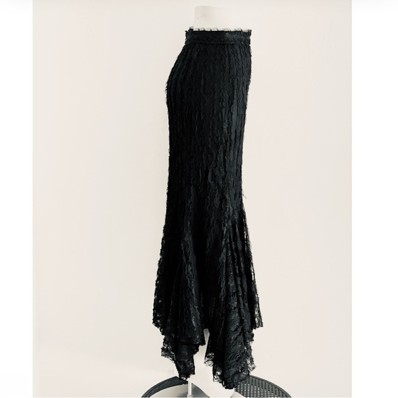 Divine Heritage Lace Midi Skirt in Onyx - Picture 15 of 16